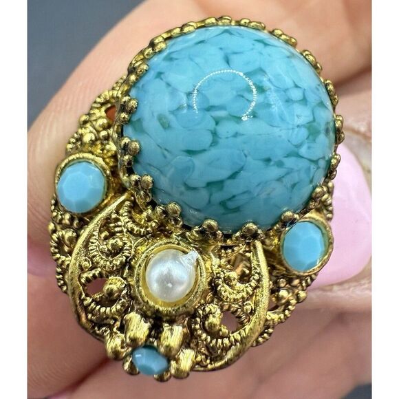 West Germany Vintage Faux Turquoise Pearl Filigree Gold Tone Clip On Earrings - Picture 3 of 5